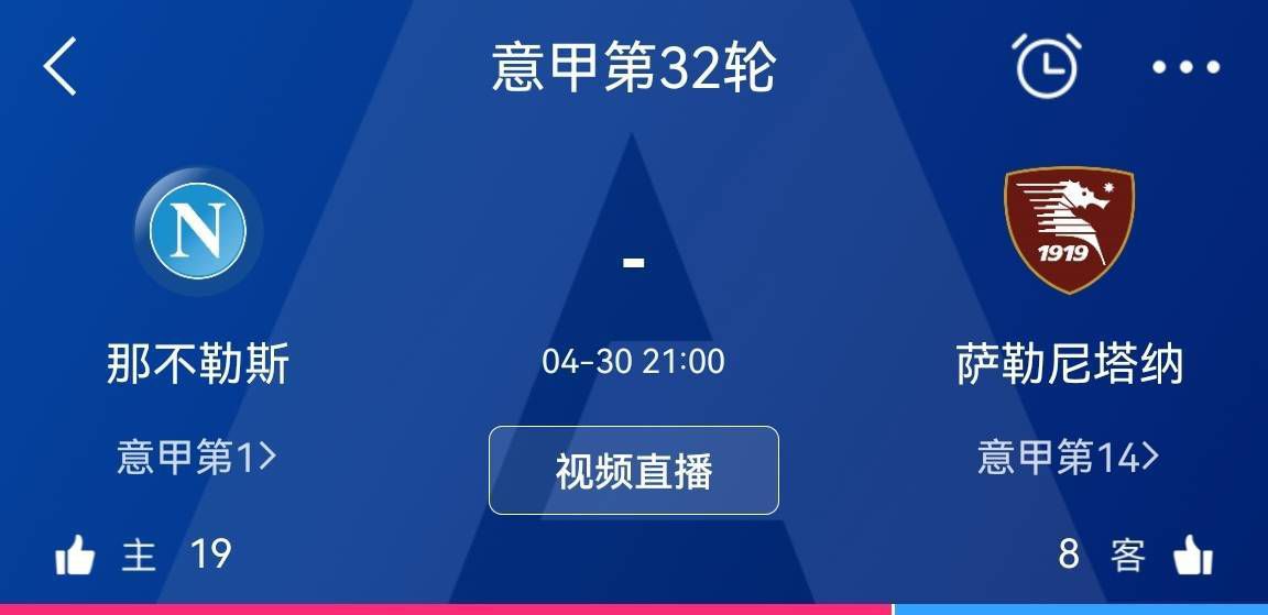 美女露出尿口让男生捅